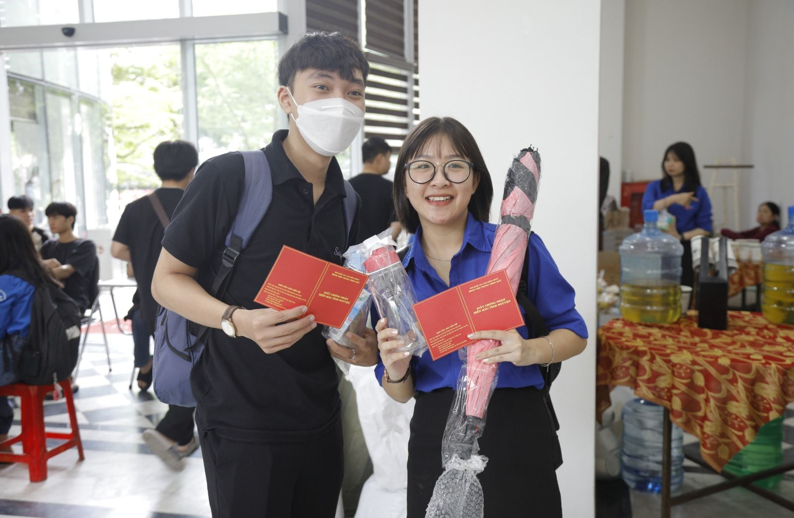 MỘT GIỌT MÁU – TRIỆU TẤM LÒNG 